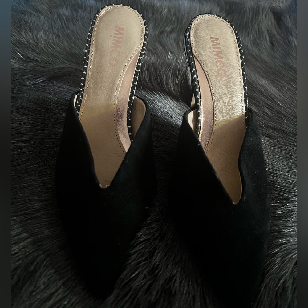 NWOT Mimco suede heels. New not with box Size 36. Black! Heels have gold design. - Picture 6 of 14